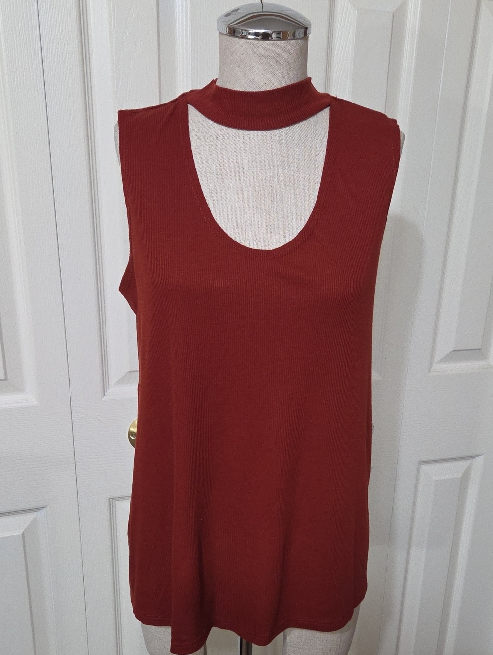 Ana Sleeveless Mock Neck Cutout Top - Rust
